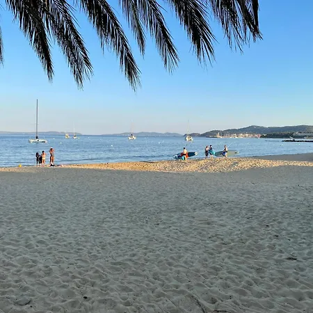 T3 A 300m Avec Piscine Tennis Apartman *